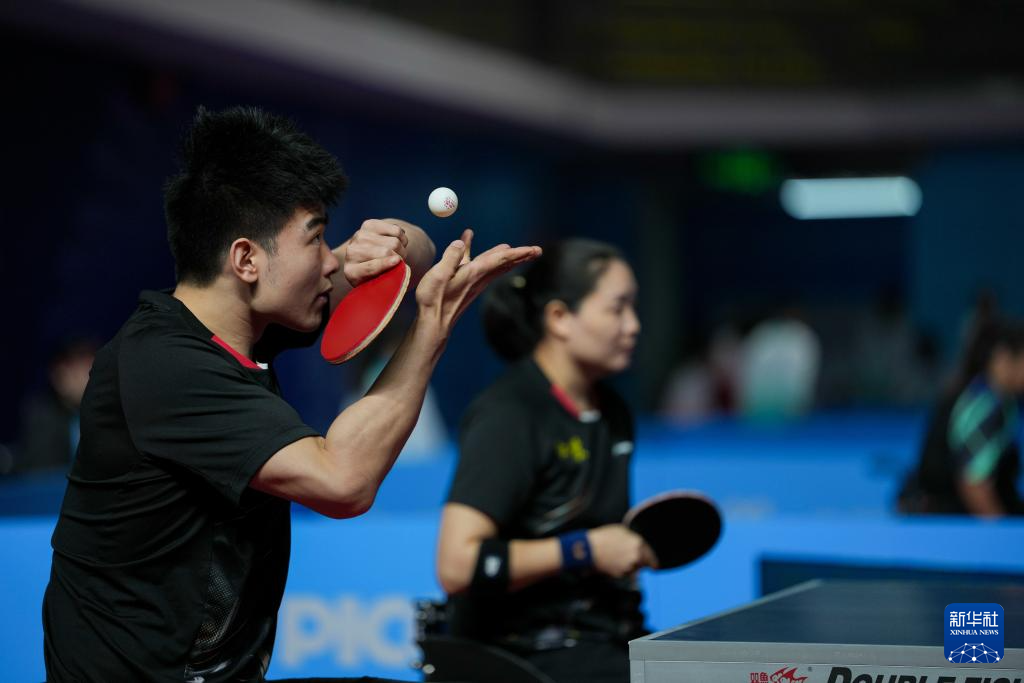 乒乓球小组赛赛况