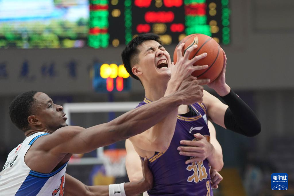 CBA常规赛：北京控股不敌新疆伊力特