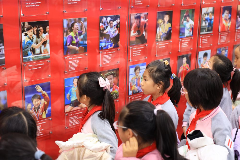 冠军荣誉墙下 他们种下梦想的种子