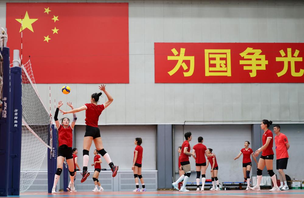 年终稿丨高开低走的2025，中国排球在低谷中蓄力