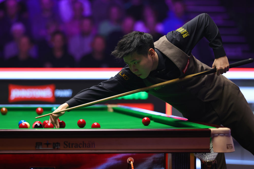 斯诺克大师赛：赵心童惜败希金斯 无缘四强
