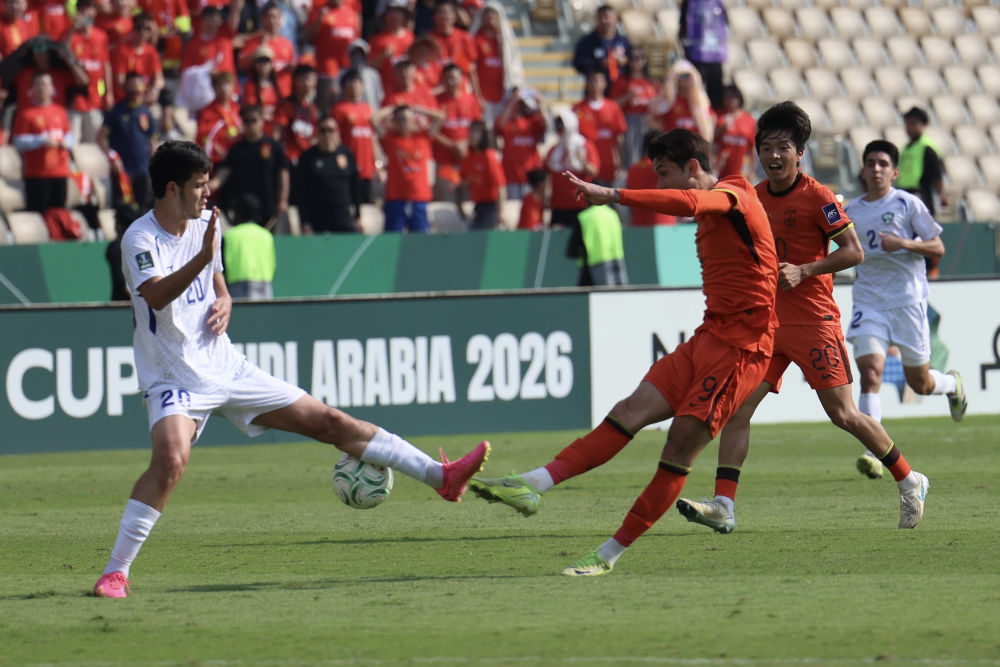 新华社快讯：再创历史！U23国足首次晋级亚洲杯四强