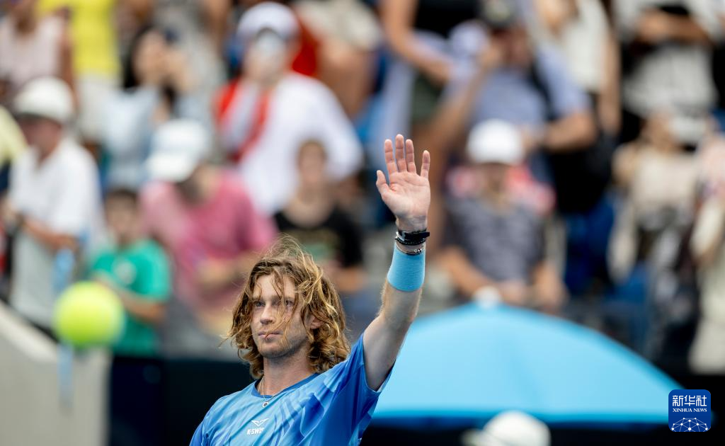 澳网：卢布列夫男单首轮晋级