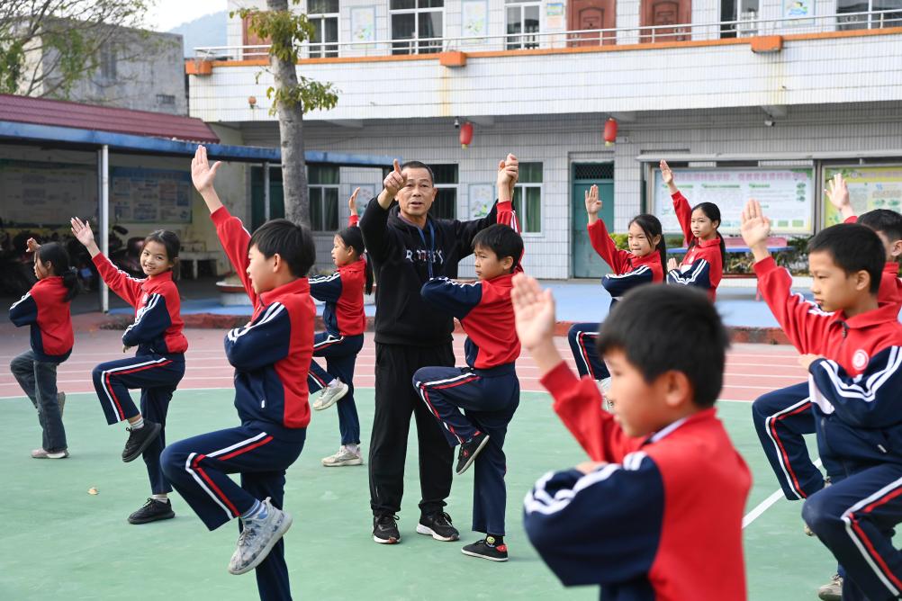 追光丨民族体育、AI赋能，这里的寒假体育作业“集体上新”