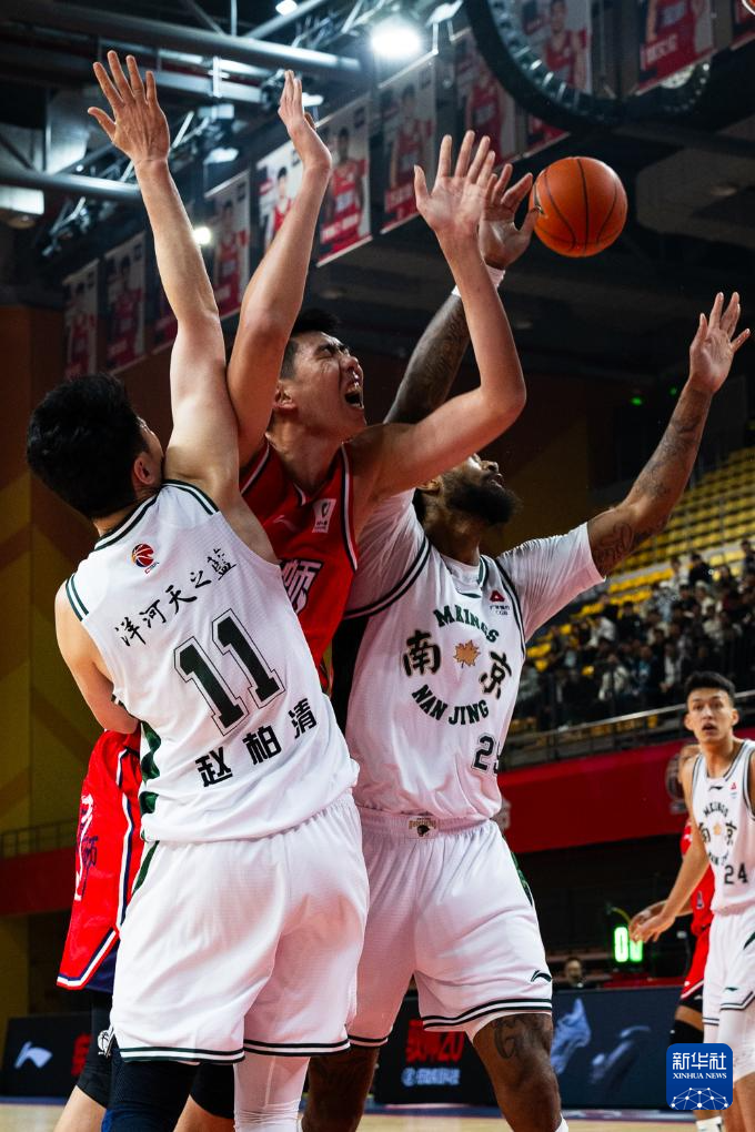 CBA常规赛：广州朗肽海本胜南京天之蓝