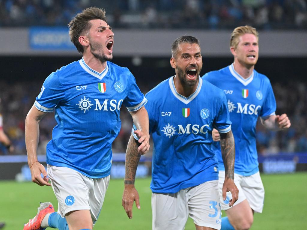 意甲｜那不勒斯四连胜登顶