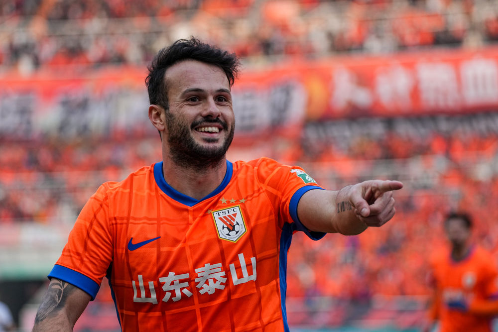 中超综合：强队不胜，争冠形势持续胶着