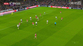 阴差阳错！达洛特挡下卡塞米罗打门后抓住空挡顺势破门，曼联领先