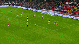 齐尔克泽射门被万比萨卡门线解围 库尼亚倒钩被挡B费垫射擦柱偏出