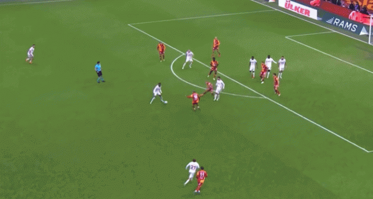 土超球队不满加拉塔萨雷手球没判：我们的劳动成果还要被窃取多久