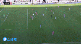 可惜了！梅西头球补空门稍稍偏出