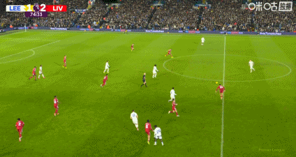 利物浦2球领先被扳平！斯塔赫内切打穿防线，利兹联3分钟连进2球