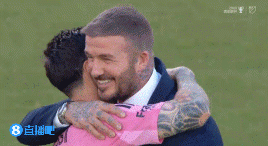 买的太值了！贝克汉姆赛后开心与梅西拥抱祝贺