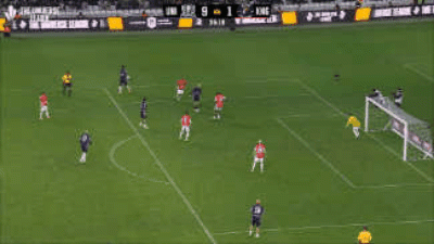 宝刀不老！齐达内在“宇宙联赛”中破门+写意挑传助攻