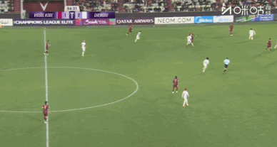 蓉城第90分钟遭扳平！主裁回看VAR后判定李扬送点，神户点射破门