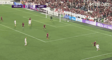 差一点！韦世豪传中，周定洋头球击中立柱