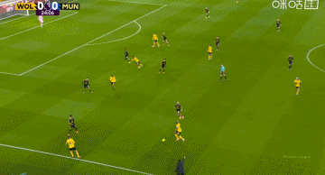 曼联领先！狼队后卫后场离谱失误，库尼亚助攻B费破门