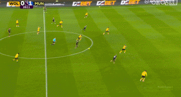 就是不进！姆伯莫失单刀，库尼亚补射被门线解围，阿玛德再射偏出