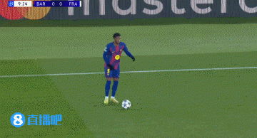 莱万打进一球，但因助攻的拉菲尼亚越位在先被吹无效