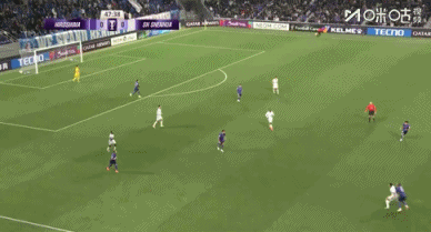 中村草太单刀破门，但越位在先进球无效，申花与广岛仍0-0