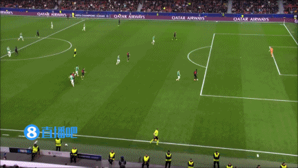 早早开大脚不得了?药厂门将接回传踩球+假传被抢断 随后反抢送点 早早开大脚不得了?药厂门将接回传踩球+假传被抢断 随后反抢送点