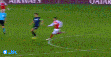 斯坦科维奇单刀低射，拉亚倒地献关键扑救