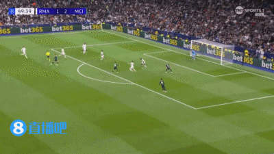 错失良机！罗德里戈分球，贝林厄姆禁区内选择挑射高出