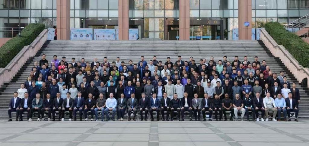 中国足协持证教练突破11.4万 将为更多本土教练创造用武之地