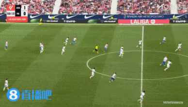 小西蒙尼传中找到冈萨雷斯，后者头球太正被门将稳稳拿住