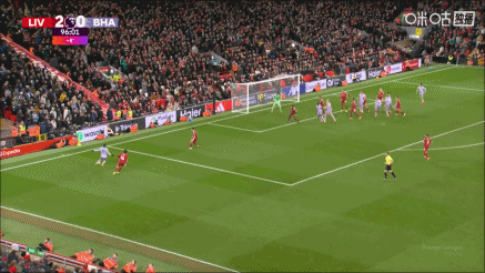 又失良机！萨拉赫范戴克罗伯逊前场多打少，可惜萨拉赫直塞给大了