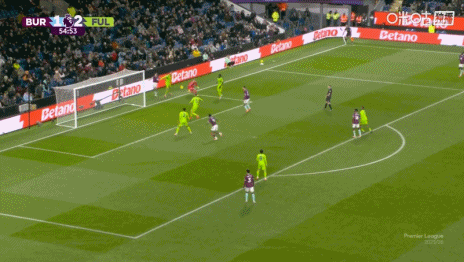 谁的部将？富勒姆中卫巴锡抢断+传切+爆趟+扣飞对手，最后打飞机