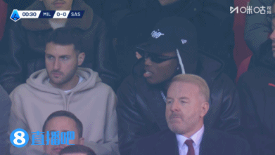 因伤缺阵！莱奥戴着墨镜+黑色帽子坐在看台上