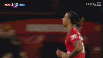 曼联换人调整，舍什科、利桑德罗换下芒特、约罗