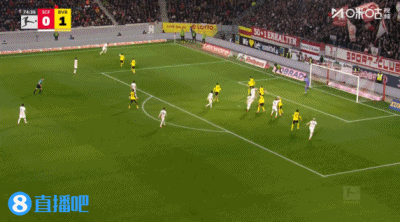 帅炸！霍勒接传中停球凌空侧勾破门，弗赖堡1-1扳平十人多特