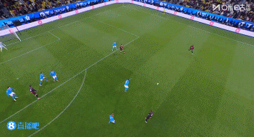 错失机会，萨勒马科尔斯禁区内射门打高