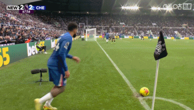 有点独了！纽卡反击队友空位位置，伊兰加选择自己打门打偏