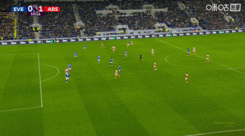 错失良机！廷伯倒三角，萨卡近距离右脚打门被奥布莱恩门前封堵