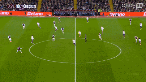 连续错失良机！舍什科连续两次好机会，一次被扑一次趟大