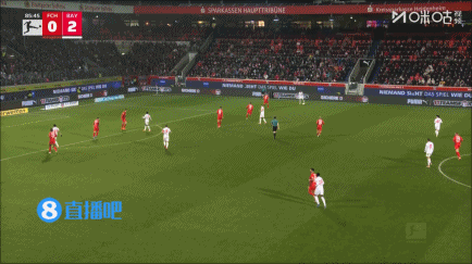 斯坦尼西奇传射！迪亚斯俯身头球冲顶破门，拜仁3-0海登海姆