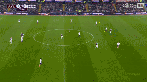 可惜了！库尼亚弧顶处兜射，稍稍偏出