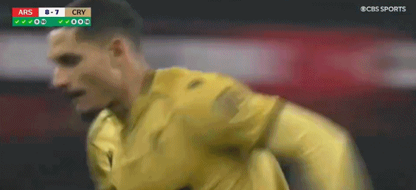 倒霉蛋！拉克鲁瓦第8轮失点终结比赛，抱头+队友上前安慰