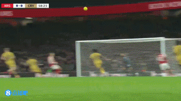 埃泽禁区内打门造成对方手球，主裁没有表示 且本阶段似乎没有VAR