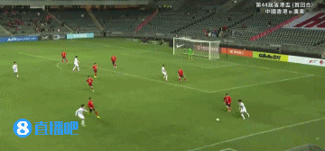 9人作战！广东再被罚下一人，陈伟、黄梓舜各吃两黄被罚下