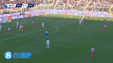 又香又臭！瓦尼亚大脚长传找霍伊伦，后者单刀趟大被门将没收