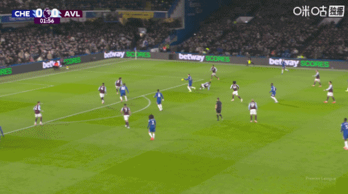 脚感不错！帕尔默开场外脚背抽射，稍稍踢偏了