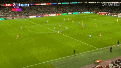 错失良机！萨卡最后时刻获单刀机会，邓克疯狂回追将球破坏