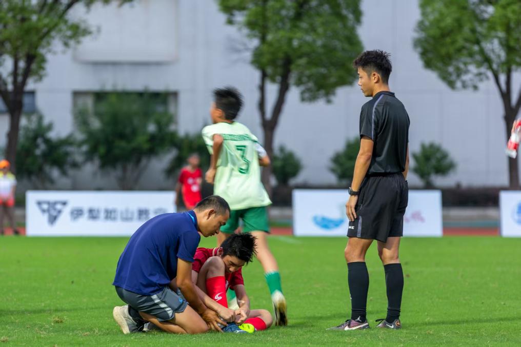 从手术台到领奖台——海南足球小将陈锦和的145天