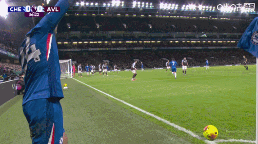 切尔西领先！詹姆斯精准角球，皮球碰到佩德罗腿弹进球门