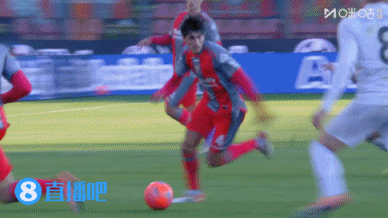 不理智！上半场尾声阶段，麦克托米奈使出扫堂腿染黄