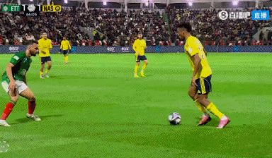 菲利克斯打门，皮球击中C罗背部折射入网，利雅得胜利2-1反超